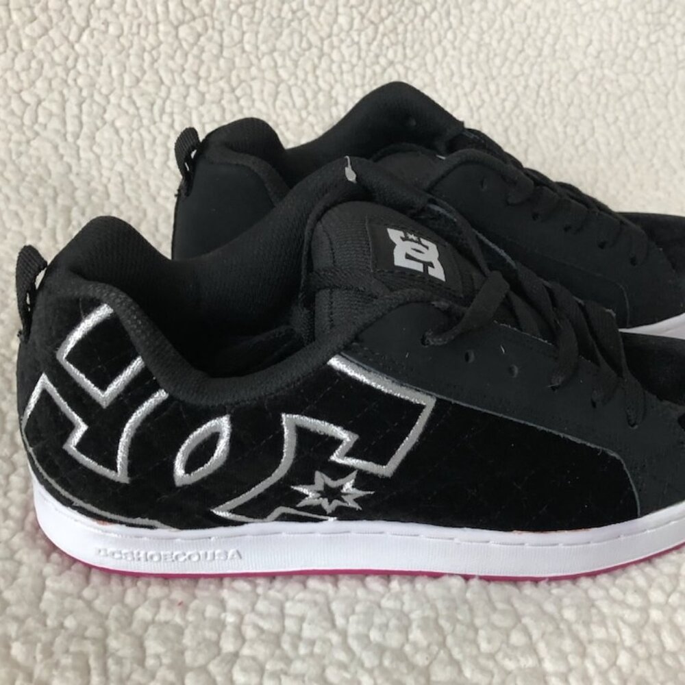 DC Court Graffik Sneakers - NWT!